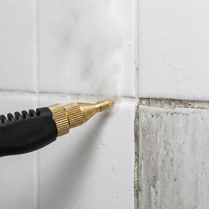 Joint de carrelage à moitié nettoyé par la vapeur